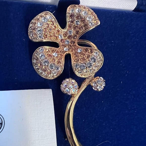 Camrose & Kross JBK Jackie Kennedy Gold Crystal Flower Brooch w/ Box - Picture 3 of 3